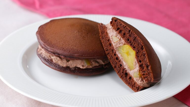 栗がゴロっと！チョコマロンどら焼き