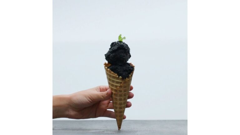 ハロウィンにぴったり！LA発のブラックアイスクリーム