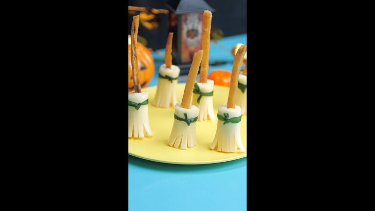 【子供が大喜び！】チーズで作る魔法のほうき！ / Halloween Magic Cheese Broomsticks #shorts