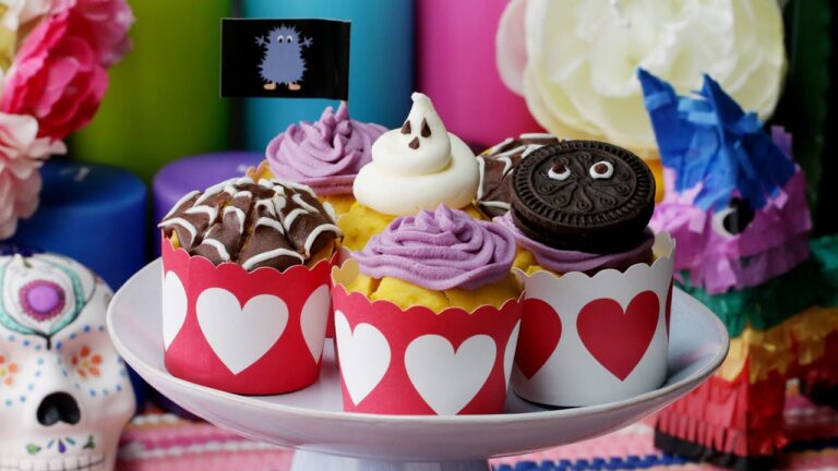 切って可愛い!おばけのかくれんぼケーキ 切って可愛い!おばけのかくれんぼケーキ