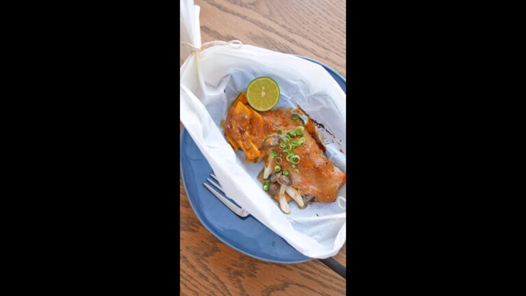【まだ普通に包んでるの?】クッキングシートでおしゃれに包める!サケのボート焼き / Grilled Salmon with Miso-Mayonnaise #shorts 【まだ普通に包んでるの?】クッキングシートでおしゃれに包める!サケのボート焼き / Grilled Salmon with Miso-Mayonnaise #shorts