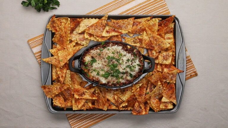 おつまみにどうぞ！ラザニアチップ＆ミートディップ