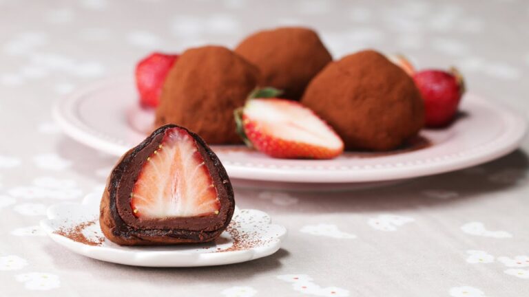 電子レンジで簡単♪ いちごチョコ大福 電子レンジで簡単♪ いちごチョコ大福