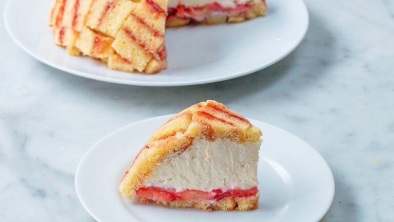 おもてなしに♪ いちごジャムサンドのドームケーキ