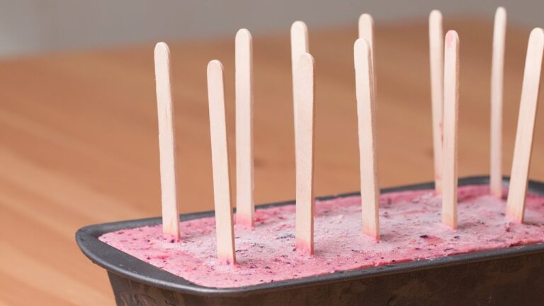 かわいいひとくちサイズ♪ ヨーグルトベリーアイス🍓 かわいいひとくちサイズ♪ ヨーグルトベリーアイス🍓