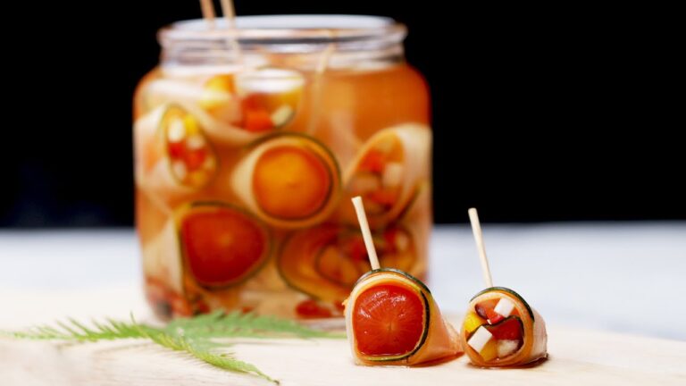 旬の野菜で♪ カラフル・ロールピクルス