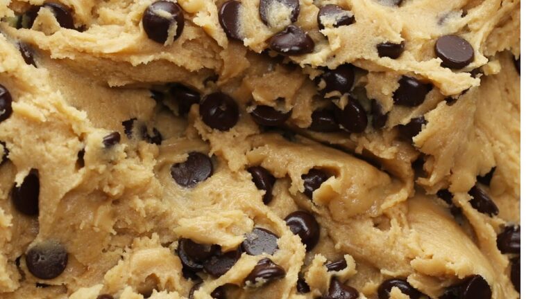 かぶりつきたい!巨大クッキーサンドアイス🍪 かぶりつきたい!巨大クッキーサンドアイス🍪