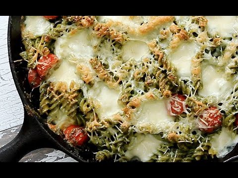 スキレットで焼きジェノベーゼ スキレットで焼きジェノベーゼ