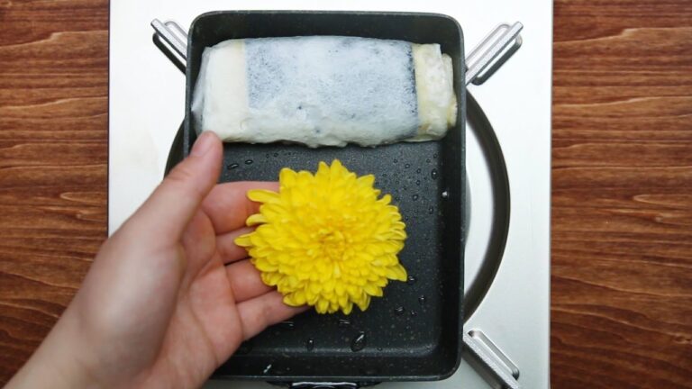 テーブルに咲く♪ かわいい押し花卵焼き テーブルに咲く♪ かわいい押し花卵焼き