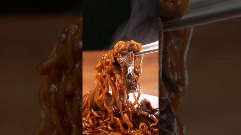 【背徳感たっぷり】肉入り韓国風汁なし麺(カルビチャパグリ)#shorts #韓国料理 #カルビチャパグリ #チャパゲティ #ノグリラーメン #インスタント麺