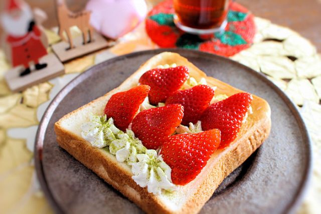 いちごのデザートトースト