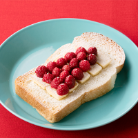 ホワイトチョコベリートースト