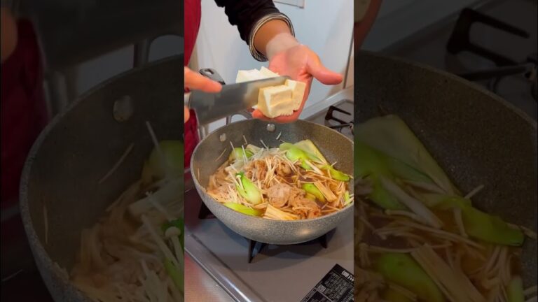 ＼フライパンひとつ／中華風肉野菜丼 レシピはコメント欄に記載 #shorts