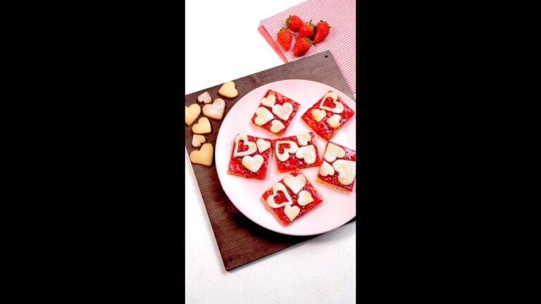 【焼くだけでサックサク!?】食べたら無限に止まらない!! / Strawberry Cookie Bar #shorts 【焼くだけでサックサク!?】食べたら無限に止まらない!! / Strawberry Cookie Bar #shorts