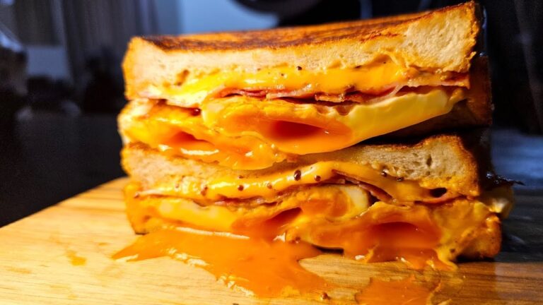 これでマク○ナルドに殴り込もうかと思ったほど旨い、料理研究家史上最高のホットサンド出来ました