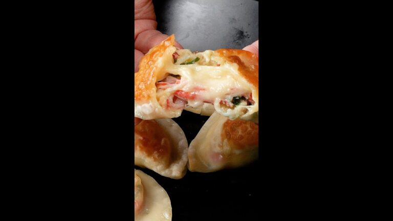 【カニカマ史上1番旨い食べ方♡】挟んで焼くだけで！超簡単おかずレシピ！！ / Crab Stick Cheese Dumplings #shorts