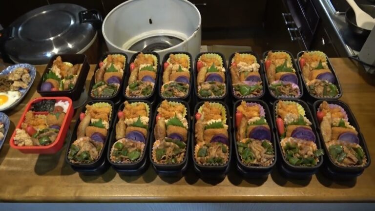 make a lot of lunch!お弁当リターンズ【 Stir-fried pork and green pepper bento 豚とピーマンの炒め物のり弁 】 make a lot of lunch!お弁当リターンズ【 Stir-fried pork and green pepper bento 豚とピーマンの炒め物のり弁 】