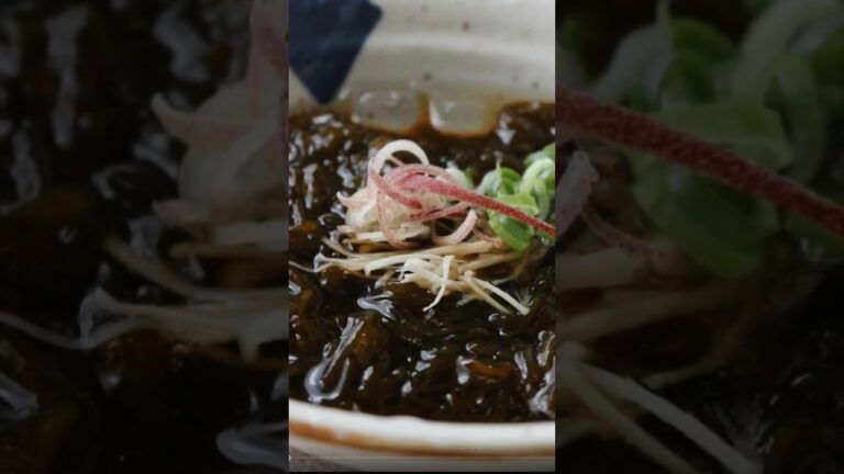 つるっと、さっぱり。もずくとめんつゆ冷やし麺 #海藻 #レシピ動画 #もずく つるっと、さっぱり。もずくとめんつゆ冷やし麺 #海藻 #レシピ動画 #もずく