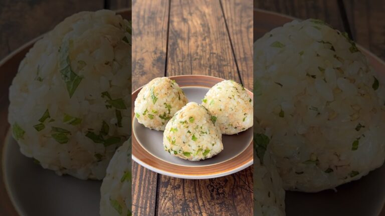 【Instagram170万再生突破】ツナと刻み大葉の混ぜおにぎり🍙 【Instagram170万再生突破】ツナと刻み大葉の混ぜおにぎり🍙