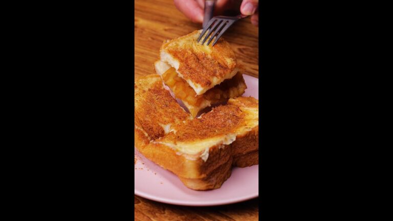 【簡単！まるでケーキ♡】牛乳を浸したふわふわりんごトースト / Apple Cinnamon Milk Toast #Shorts