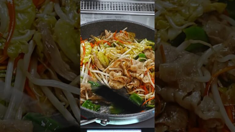 シェフが10分で作るシンプル野菜炒めのレシピ #shorts シェフが10分で作るシンプル野菜炒めのレシピ #shorts