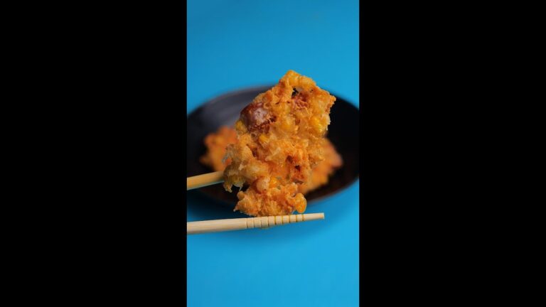 【溶けたチーズがサクサクやぁ〜！】最高に簡単でおいしいかき揚げ考えちゃいました！ / Corn and Sausage Kakiage #Shorts