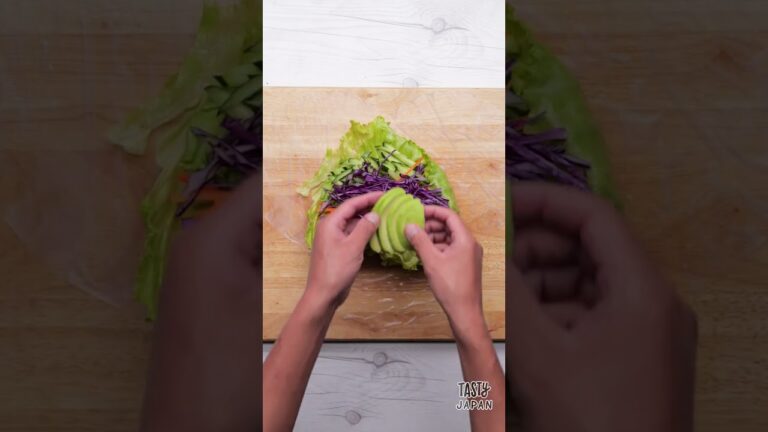 【サラダは包んで食べる時代！】野菜はいつもの倍量用意して♪こどもも喜ぶサラダロール / Slad Wraps #shorts