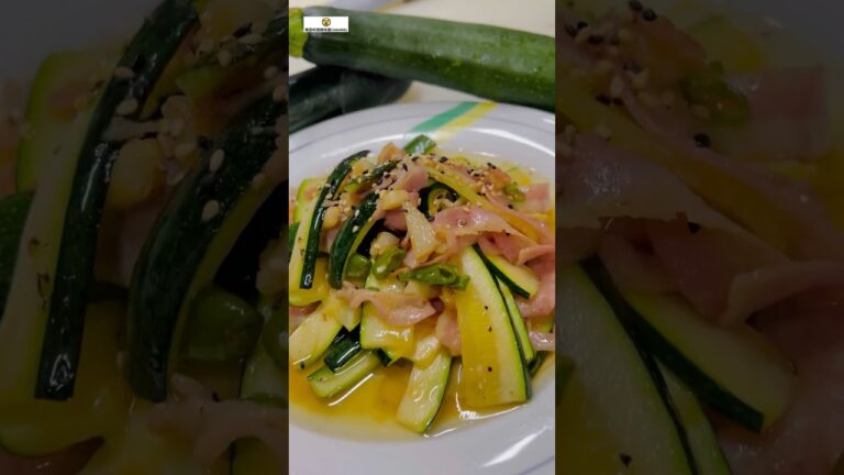 旬野菜ズッキーニのガーリック炒め #cooking #簡単レシピ #節約レシピ #ズッキーニ #旬野菜 #recipe #ガーリック