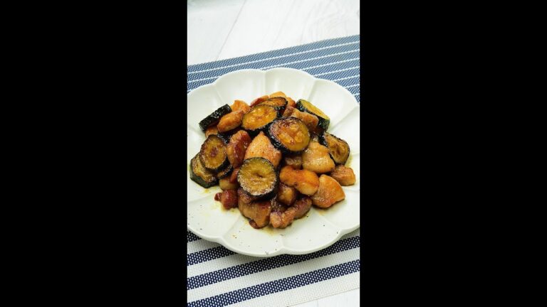 【さっぱりでおいしい！今日の献立はこれで決まり！】豚バラと夏野菜のカリカリポン酢炒め / Pork Belly and Zucchini Stir Fry #Shorts