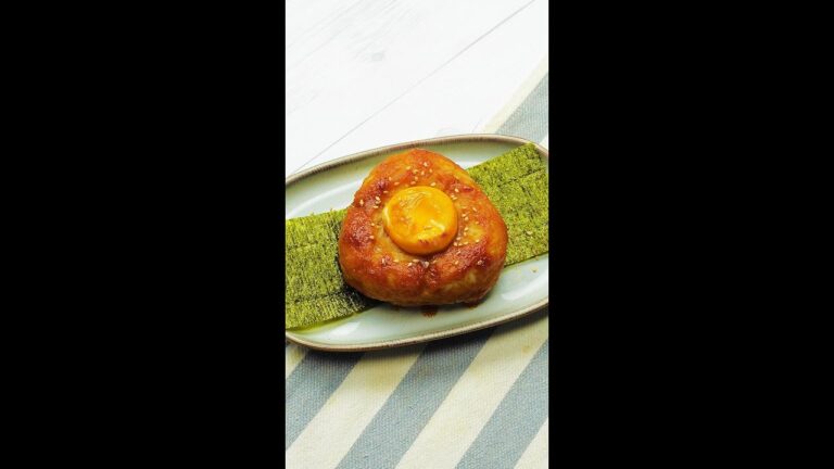 【子供の頃ママに作って欲しかったおにぎり第一位】香ばしいみそと黄身がマッチしすぎ!まじでウマい焼きおにぎり / Egg Rice Ball with Miso Flavor #Shorts 【子供の頃ママに作って欲しかったおにぎり第一位】香ばしいみそと黄身がマッチしすぎ!まじでウマい焼きおにぎり / Egg Rice Ball with Miso Flavor #Shorts