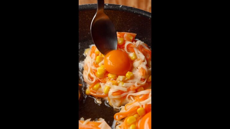 【じゃがいもが一瞬でなくなっちゃう】何これ!?カリカリ・ホクホクな絶品レシピを見つけた! / Fried Potato Omelet #shorts 【じゃがいもが一瞬でなくなっちゃう】何これ!?カリカリ・ホクホクな絶品レシピを見つけた! / Fried Potato Omelet #shorts