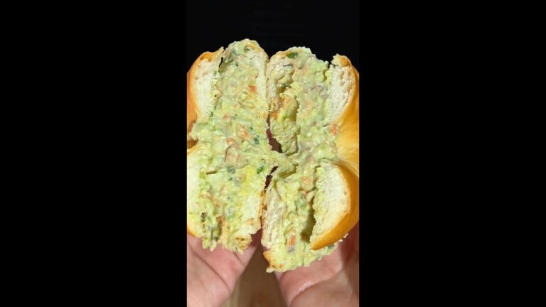 【ベーグル買ったらコレ絶対作って】アボカドやサーモン、大葉をひたすらたたいて!和風チョップドベーグルサンドのレシピ / Chopped Salmon Bagel #shorts 【ベーグル買ったらコレ絶対作って】アボカドやサーモン、大葉をひたすらたたいて!和風チョップドベーグルサンドのレシピ / Chopped Salmon Bagel #shorts