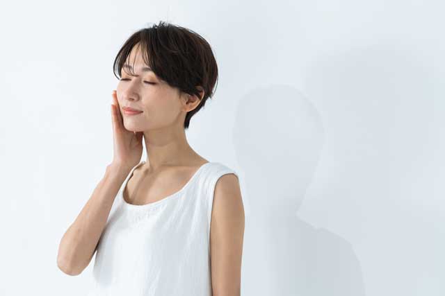 肌　女性
