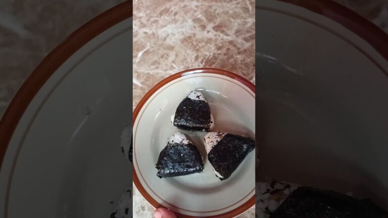 onigiri isinya pakai tongkol ternyata enak!! coba buat #onigiriisitongkol #onigirisimpel #tongkol onigiri isinya pakai tongkol ternyata enak!! coba buat #onigiriisitongkol #onigirisimpel #tongkol