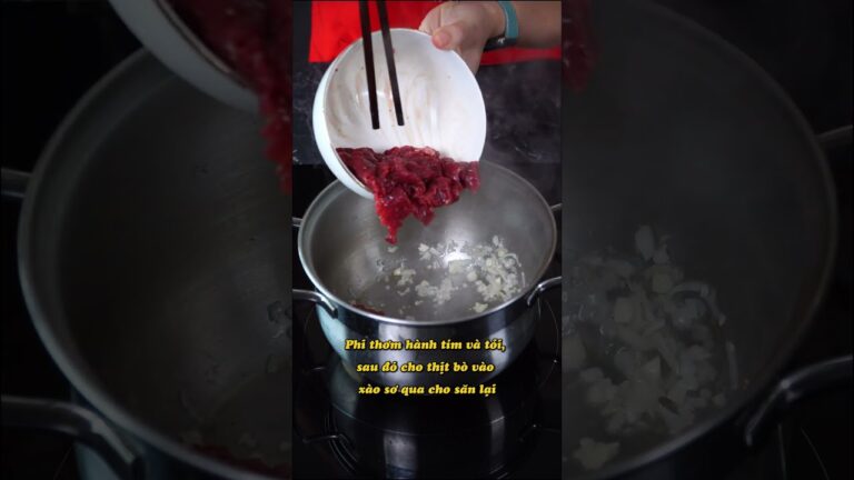 Hôm nay, chúng ta cùng nấu món canh rong biển đậu hũ non và thịt bò nhé! Hôm nay, chúng ta cùng nấu món canh rong biển đậu hũ non và thịt bò nhé!