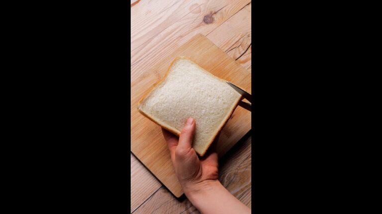 【パンの耳捨てないで!】これはみんながまねしたくなる♪2種の食パンアレンジレシピ / How to make TWO pastries out of regular bread #shorts 【パンの耳捨てないで!】これはみんながまねしたくなる♪2種の食パンアレンジレシピ / How to make TWO pastries out of regular bread #shorts