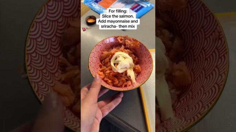 How to do onigiri at home 🍙🍙 FORGOT: after you turn off the rice let it sit covered for 20 mins 🥰 How to do onigiri at home 🍙🍙 FORGOT: after you turn off the rice let it sit covered for 20 mins 🥰