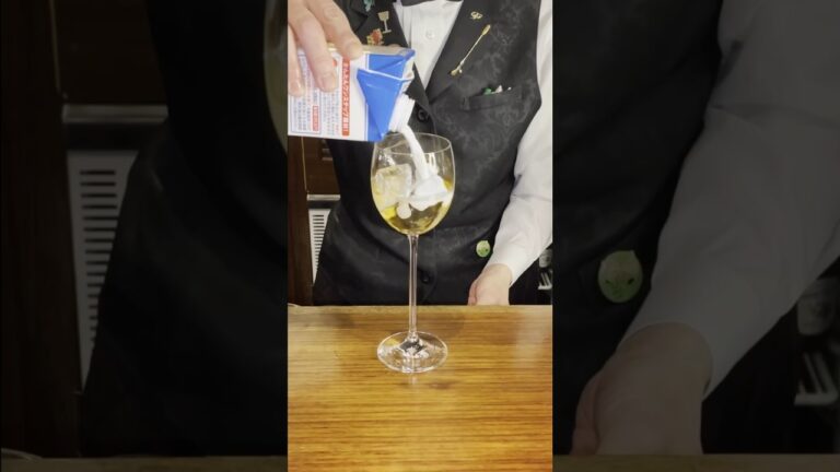 お家で超簡単で激ウマ!牛乳カクテル!#家飲み #カクテル #牛乳 #ミルク お家で超簡単で激ウマ!牛乳カクテル!#家飲み #カクテル #牛乳 #ミルク