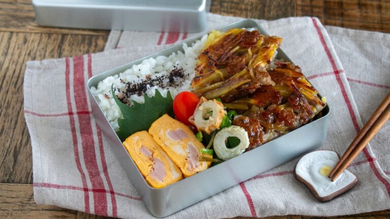 【節約弁当】忙しい朝もOK!フライパンひとつで完成!さつまいも豚こまチーズガレットの照り焼き弁当bento#1003