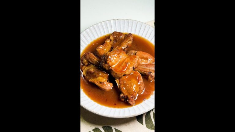 【ジンジャーエールで作る魔法】ジンジャーエールで煮込む！超簡単極上ほろほろスペアリブ♡ / Ginger Ale Ribs #Shorts