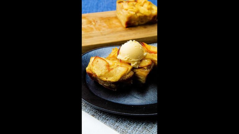 【リンゴあるならこれやって】ジューシー食感のリンゴが主役！しっとり溶けるぜいたくインビジブルケーキ / Invisible Apple Cake #Shorts