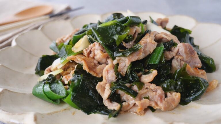 【おかずはこんなんでいい♡豚肉わかめさん】「フライパンでちゃちゃっと1品♪」わかめがうまいんです。「まるめし」 | Pork and Seaweed Side Dish