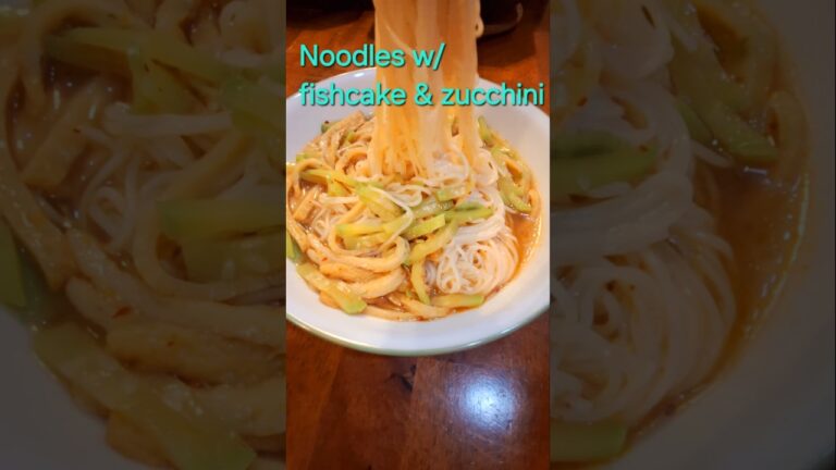 어묵국수 Fishcake noodles w/zucchini #어묵애호박국수 #Koreantraditionalfood