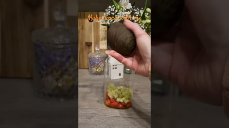 Easy salad ideas 🥑#shorts #saladrecipe#asmrfood#lunchideas#satisfying#lunchboxpacking#asmrsounds Easy salad ideas 🥑#shorts #saladrecipe#asmrfood#lunchideas#satisfying#lunchboxpacking#asmrsounds