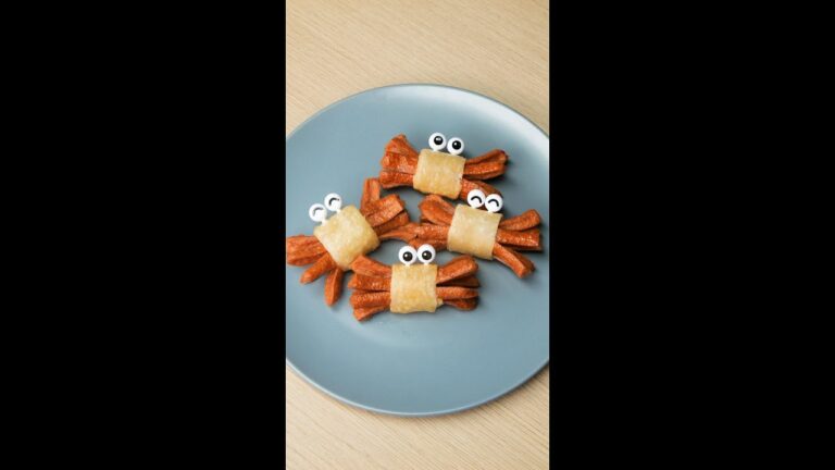 【魚肉ソーセージがカニに変身！？】「お弁当に入れて♪」子供が喜ぶ！カニさんパイ / Crab-Shaped Pastry #shorts
