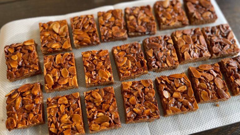 お店越えのフロランタン!アーモンドが香る、ホロッとした口溶けのサブレ生地に、2種類のローストアーモンドスライスを使った上品なキャラメル層…おうちでも本格的なフロランタンを作るコツをお伝えします♪ お店越えのフロランタン!アーモンドが香る、ホロッとした口溶けのサブレ生地に、2種類のローストアーモンドスライスを使った上品なキャラメル層…おうちでも本格的なフロランタンを作るコツをお伝えします♪