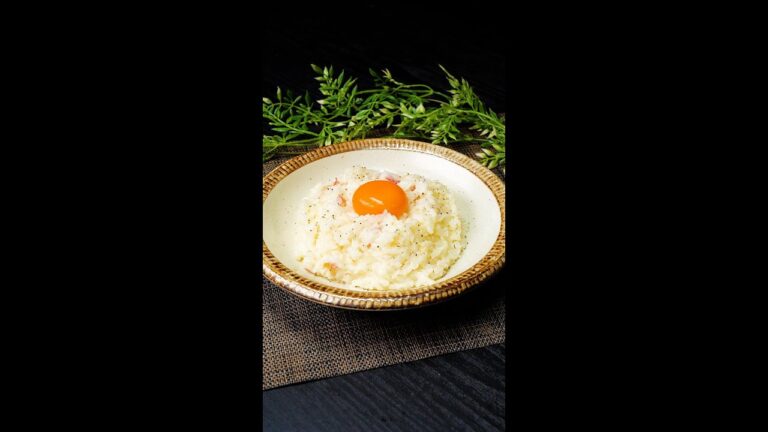 【レンジで3分＝悪魔的おいしさ】「お店の味やん」「濃厚すぎてハマる」チーズ好き集合！とろけるカマンベールでリゾットが格上げ！ / Easy Camembert Risotto #Shorts
