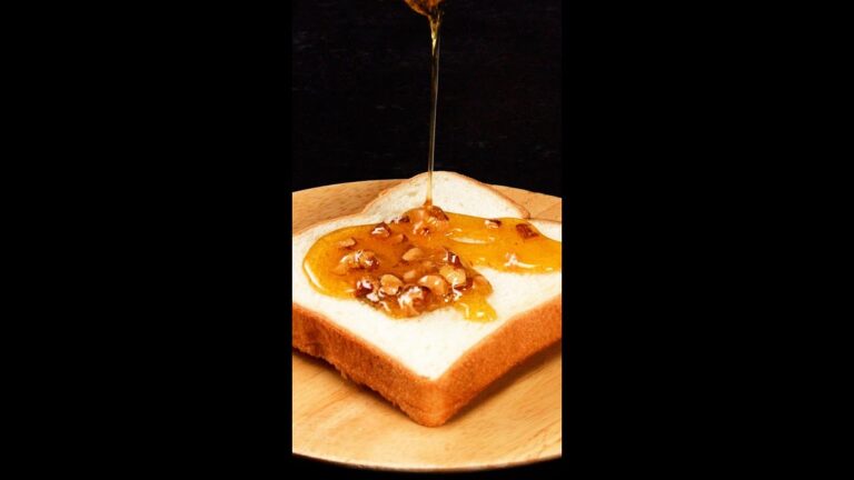 【食パン100枚あっても足りない♡】「天才的に旨い！」「家族全員ハマった！」超簡単無限トーストレシピ / Kouign-Amann Toast #shorts