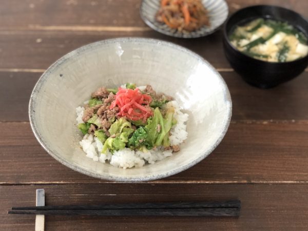 春キャベツと豚の味噌そぼろ丼