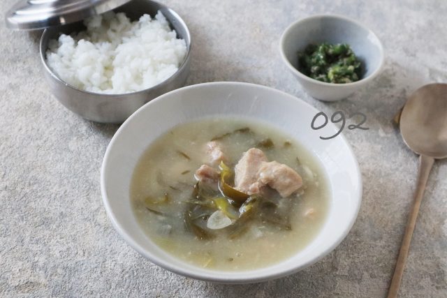 炊飯器で！タンパク質豊富な「サムゲタン風スープ」